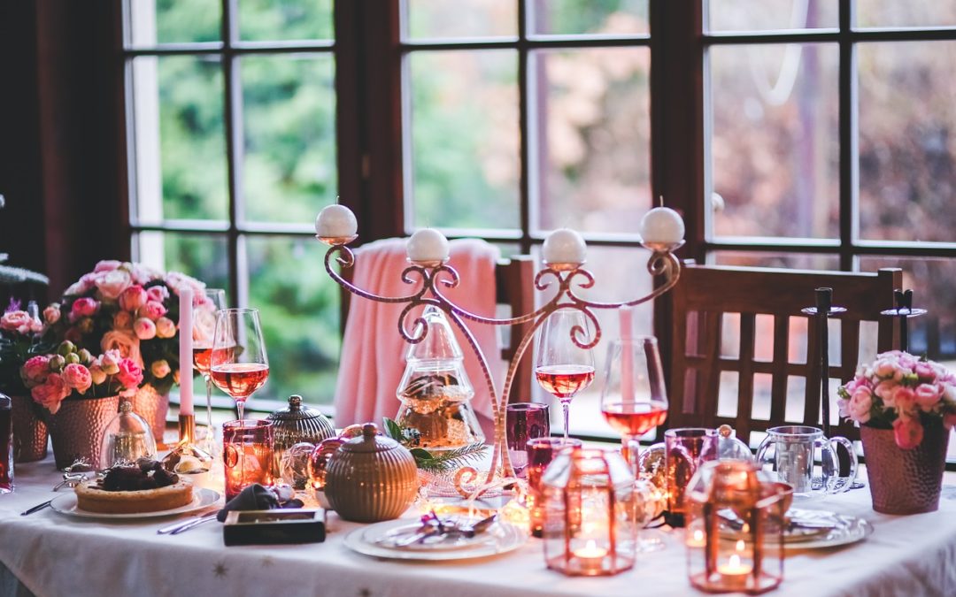 The 12 Best Etiquette Rules That Will Make You a Treasured Guest This Holiday